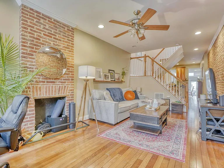 1714 S Hanover St — Photo 3