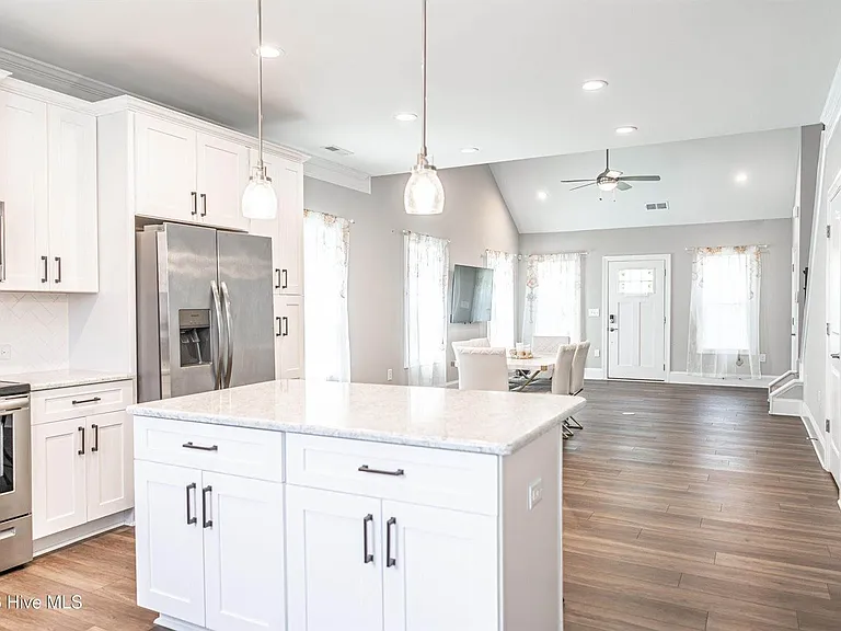 315 Mashie Ct — Photo 11
