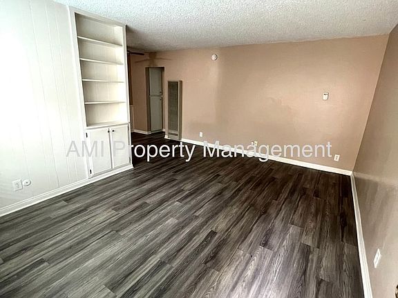 4th image of 4545 Campus Ave APT 4