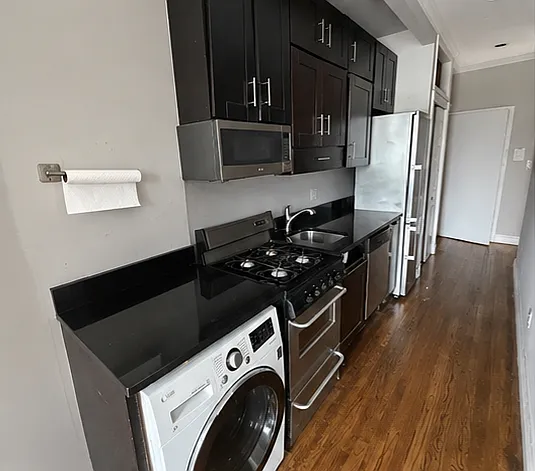 336 E 18th St #F2 — Photo 2
