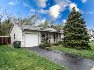1122 W Glenn Trl, Elk Grove Village, IL 60007