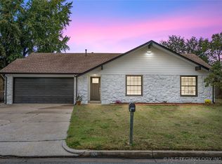 1012 W Washington Pl, Broken Arrow, OK 74012