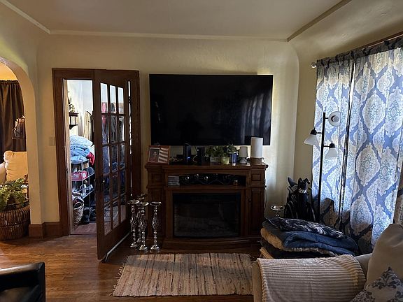 4th image of 2431 Jerome BOULEVARD