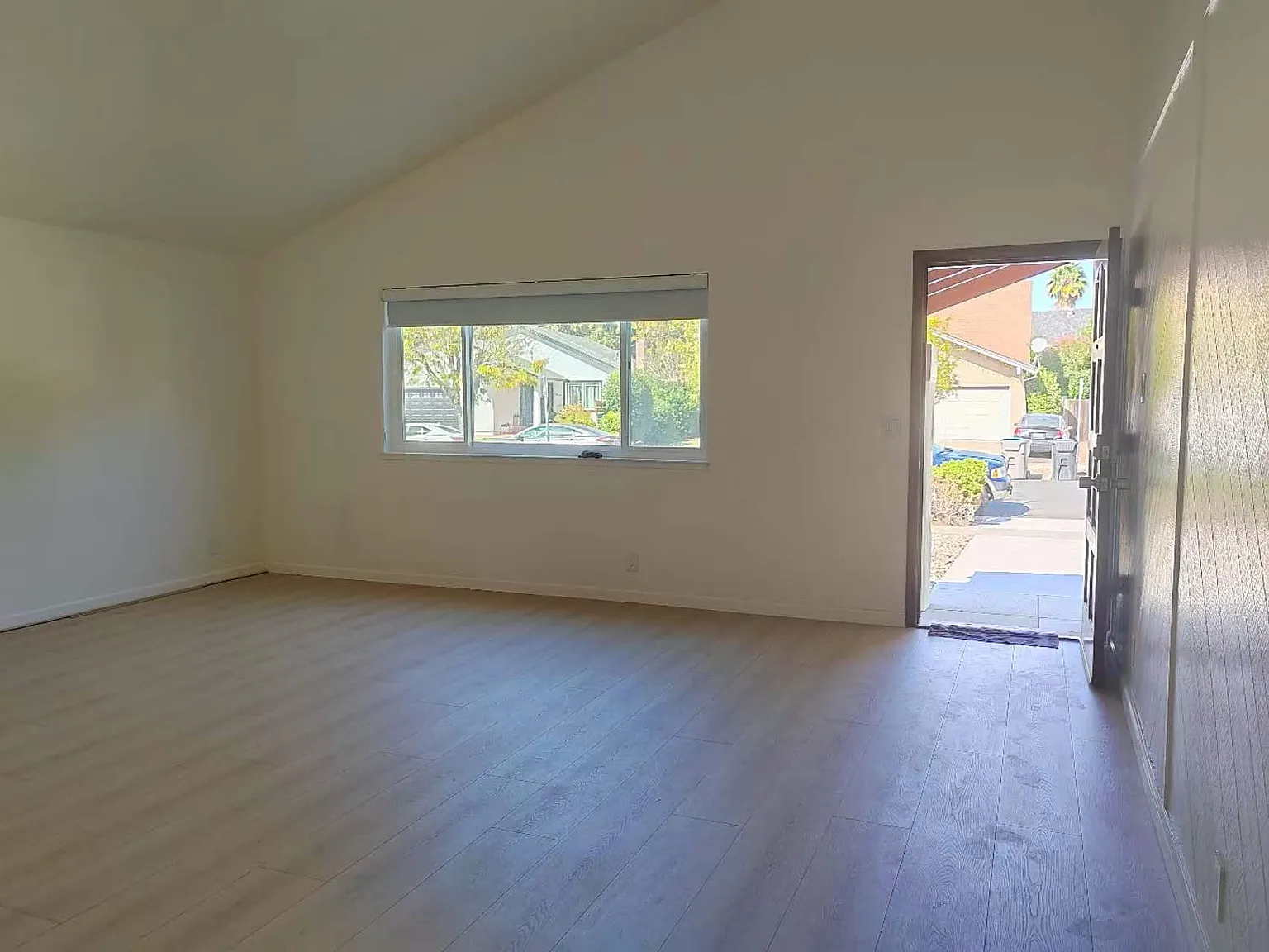 3 bed, 1442 sqft, $4,800 — Photo 2