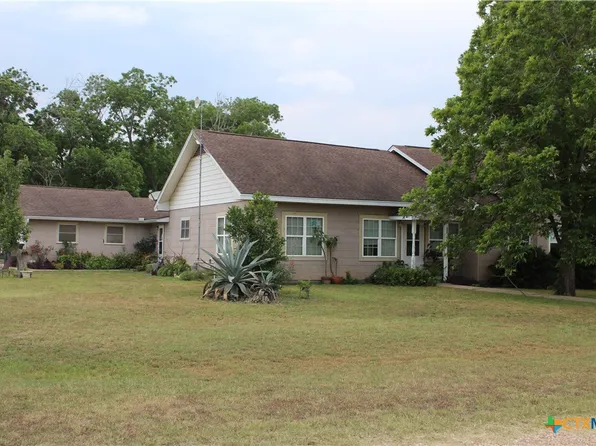 302 E 5th St, Nordheim, TX 78141