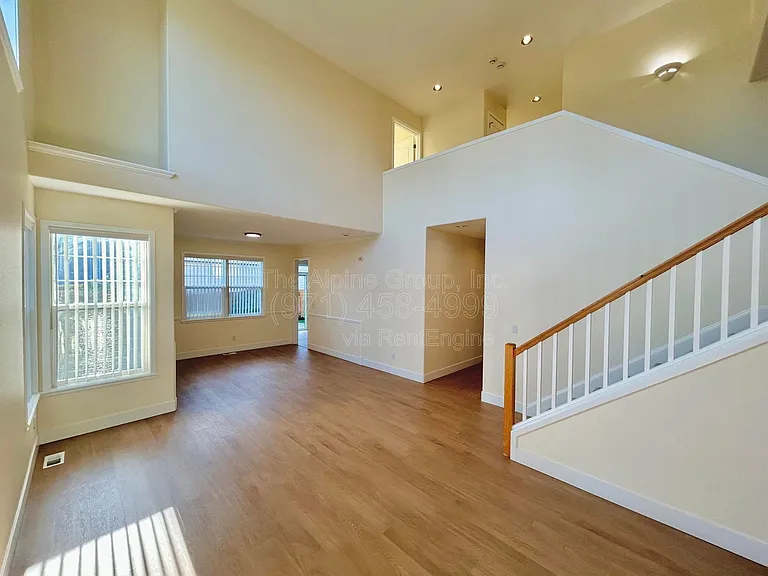 351 NW Kotrik Pl — Photo 9