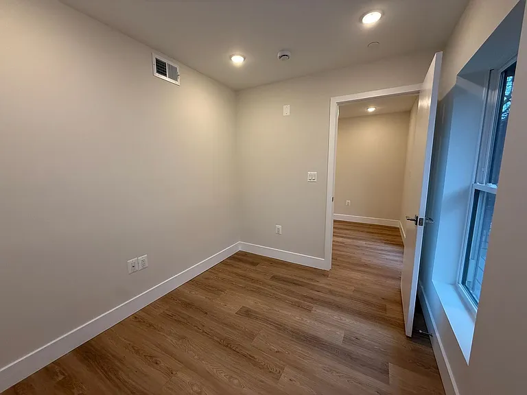 52nd Street Residences — Photo 52