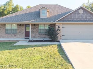 203 Arcadia Dr, Poteau, OK 74953