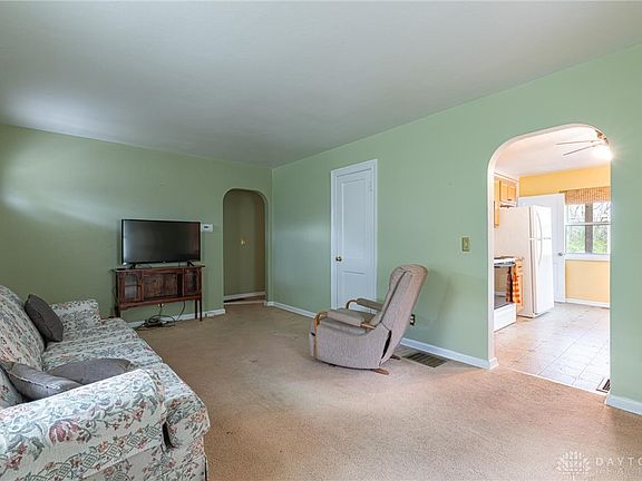 4th image of 1121 Lindsey Ave
