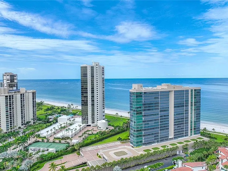 4651 Gulf Shore Blvd N #1106 — Photo 3