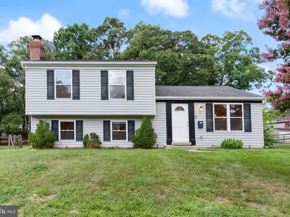 1204 Bannister Cir, Waldorf, MD 20602