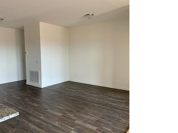 3rd image of 308 S Verdad Ln