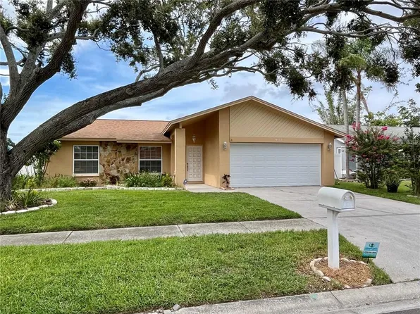 8117 Perth Dr, Largo, FL 33773