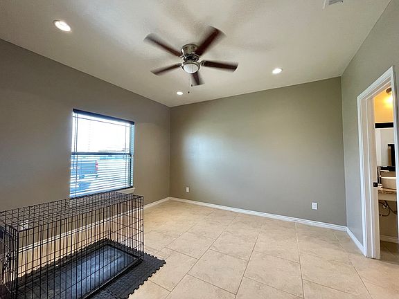 5th image of 2371 Oak Breeze
