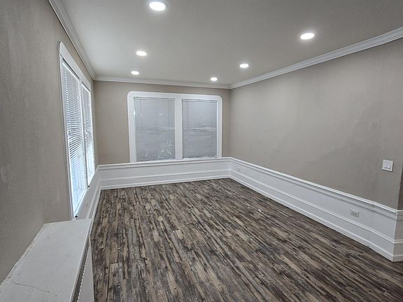 4th image of 1525 Lakeside Dr APT 4