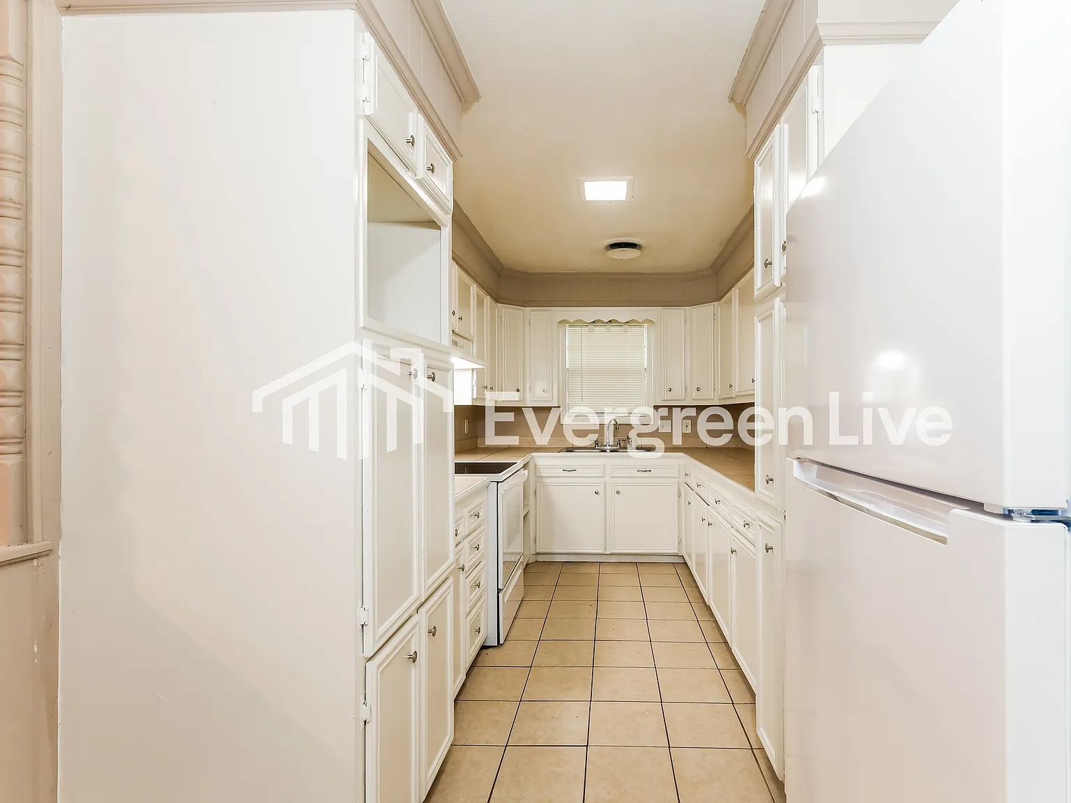 3 bed, 2.0 bath, 1849 sqft, $1,645 — Photo 4