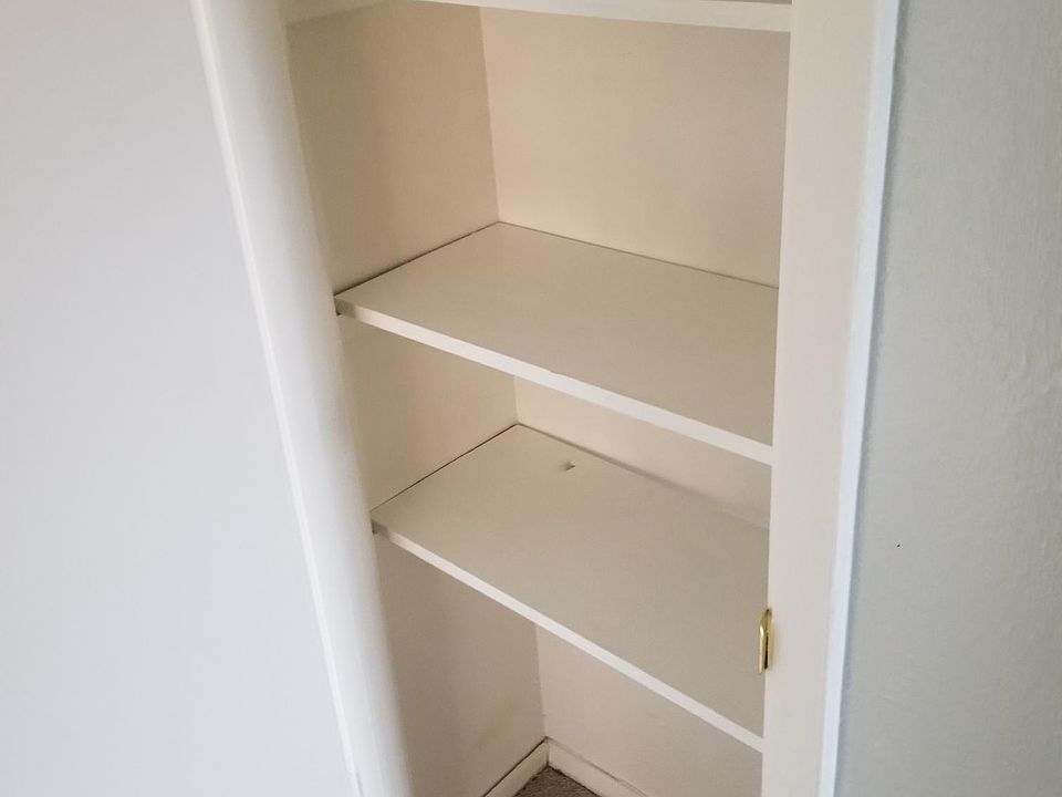 1st image of 825 Colony Dr #825