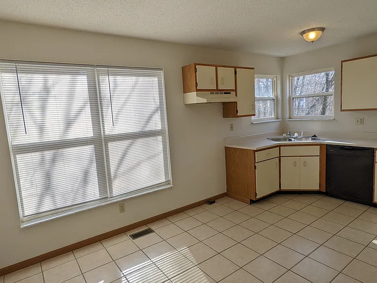 222 Baker St — Photo 6