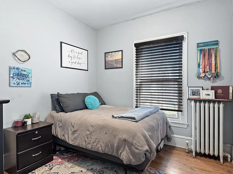 2539 Fillmore St NE — Photo 9