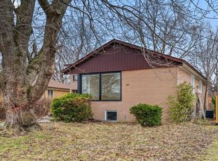 135 Waterloo Ave #Basement, Toronto, ON M3H 3Y7