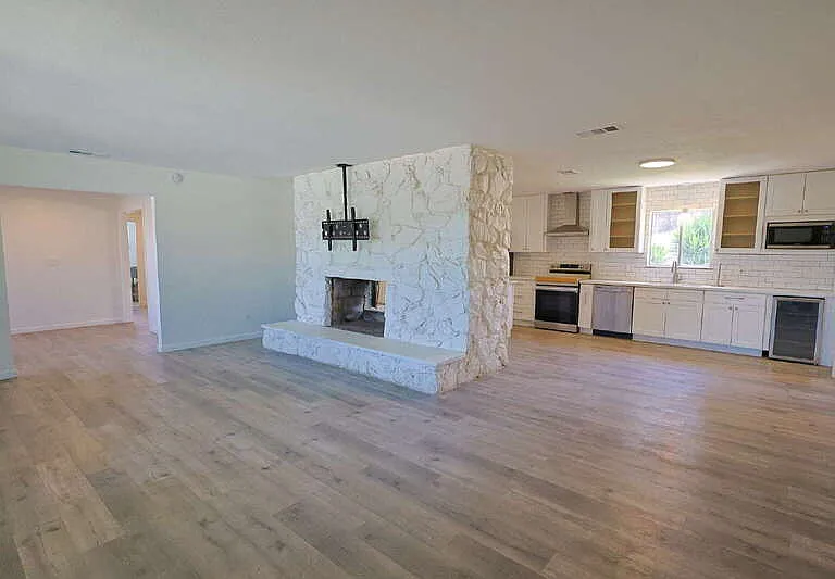 20450 College Blvd — Photo 4