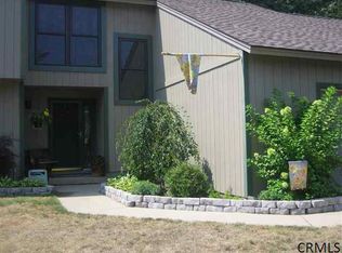 24 Glade Mallow Rd, Malta, NY 12020