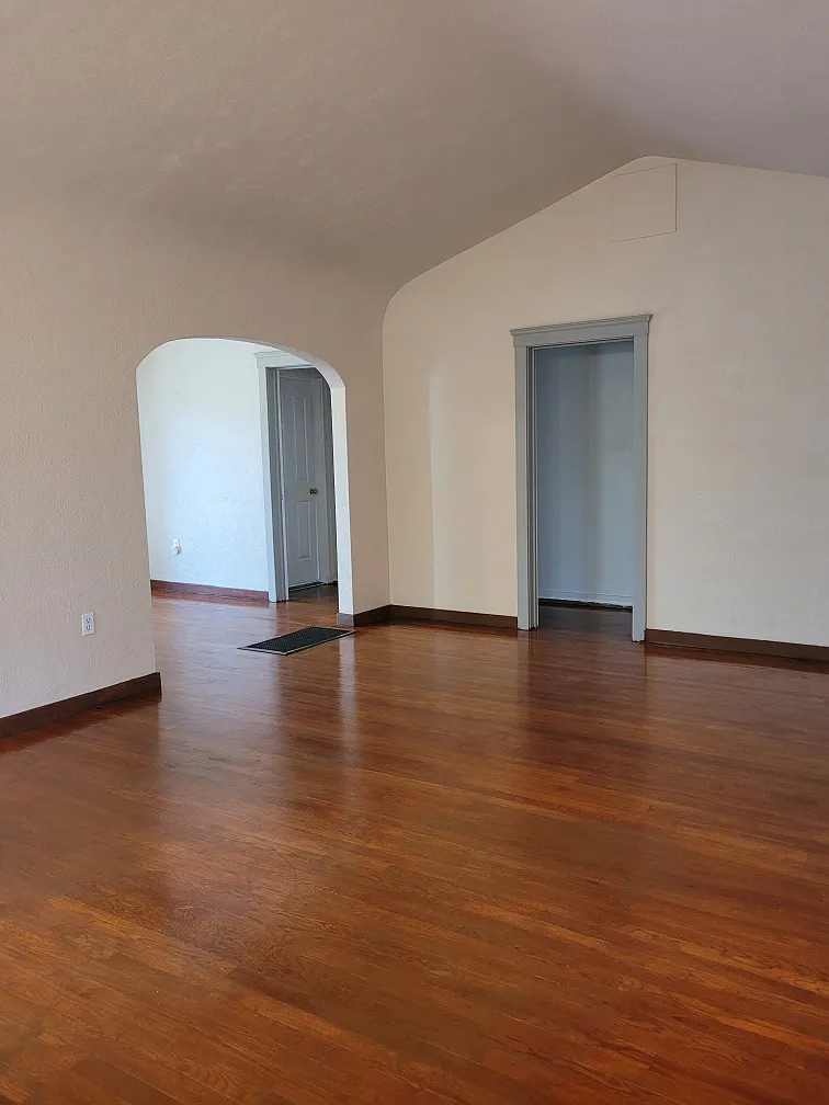 2 bed, 1074 sqft, $1,500 — Photo 2