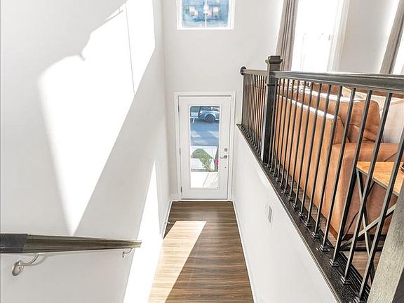 4th image of 809 Teacher Mitchell Rd