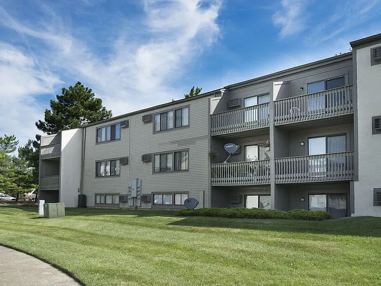 Pointe at Northern Woods — Photo 40