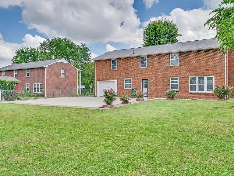 655 Harding Pl — Photo 43
