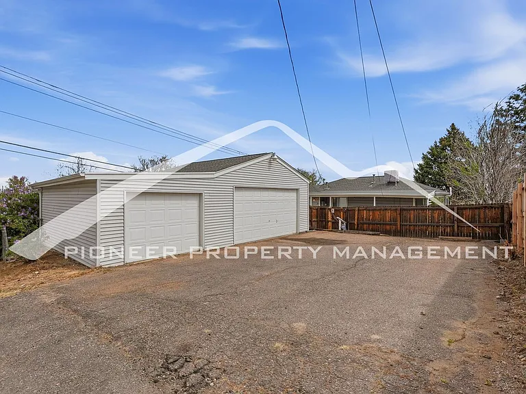 701 S Navajo St — Photo 25