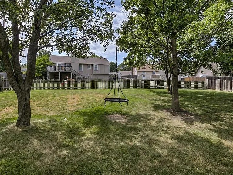 420 SE Onyx Dr — Photo 25