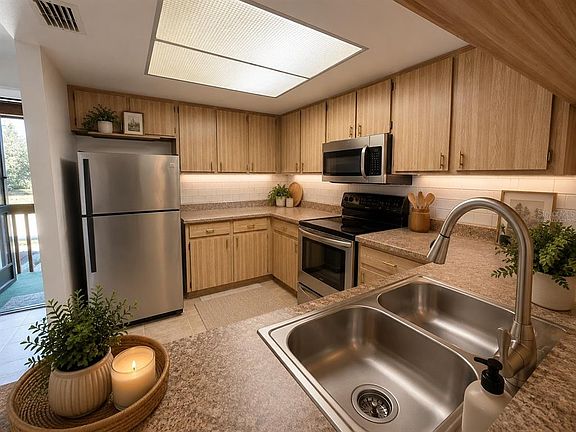 3rd image of 12155 Environmental Dr APT 6