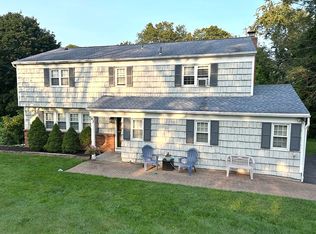 82 Bloomer Rd, Mahopac, NY 10541