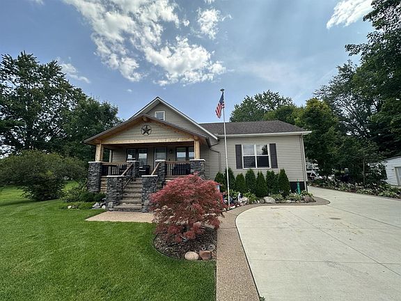 3rd image of 51540 Fairchild Rd