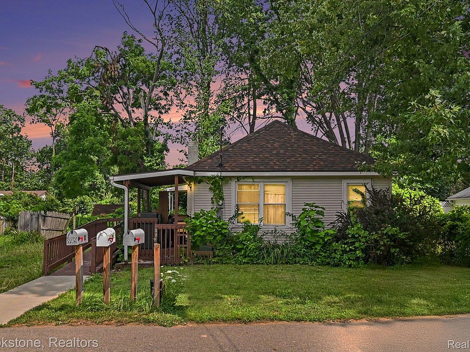 1st image of 808 Emmett Ave