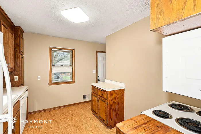 5849 Colfax Ave N — Photo 9