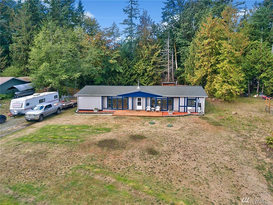 1st image of 15180 Rosemary Loop SE