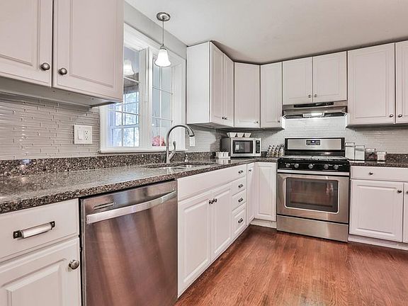 5th image of 47 Sugar Hill Cir
