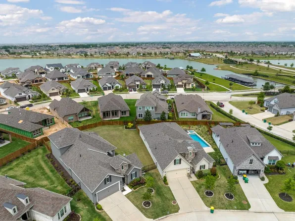 18114 Rainwater Creek Ln, Cypress, TX 77433