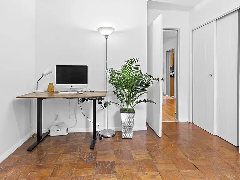 8 Halsey Ln — Photo 10