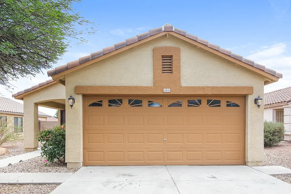 3 bed, 2.0 bath, 1190 sqft, $1,720 — Photo 1