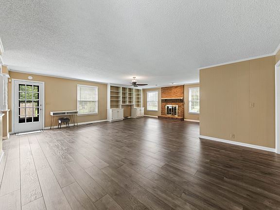 2nd image of 1514 Smith Dr
