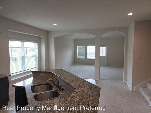 4th image of 2106 Del Mar Dr