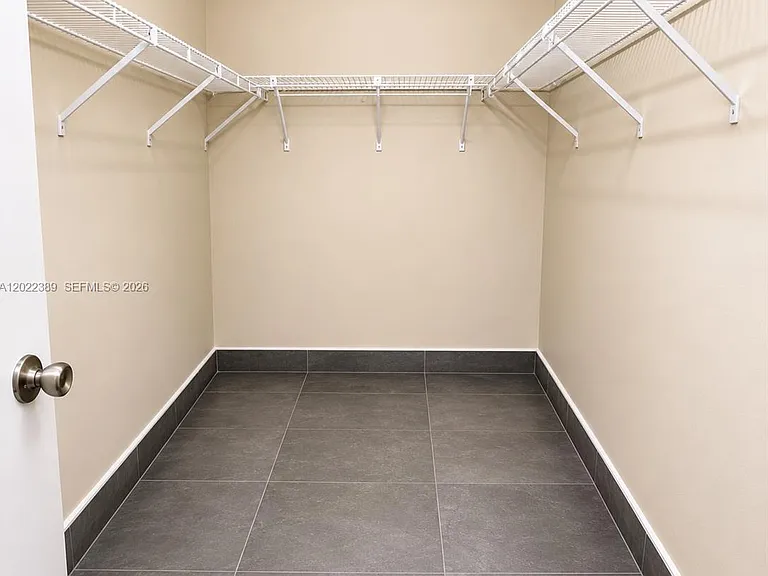 3660 N 56th Ave #609 — Photo 9