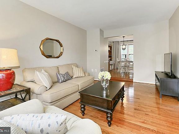 4th image of 5706 Crownleigh Ct