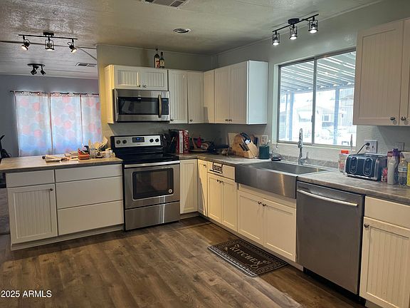 3rd image of 10960 N 67th Avenue #140