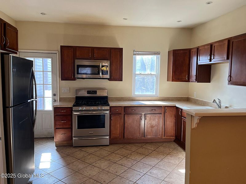 5th image of 224-226 Myrtle Avenue