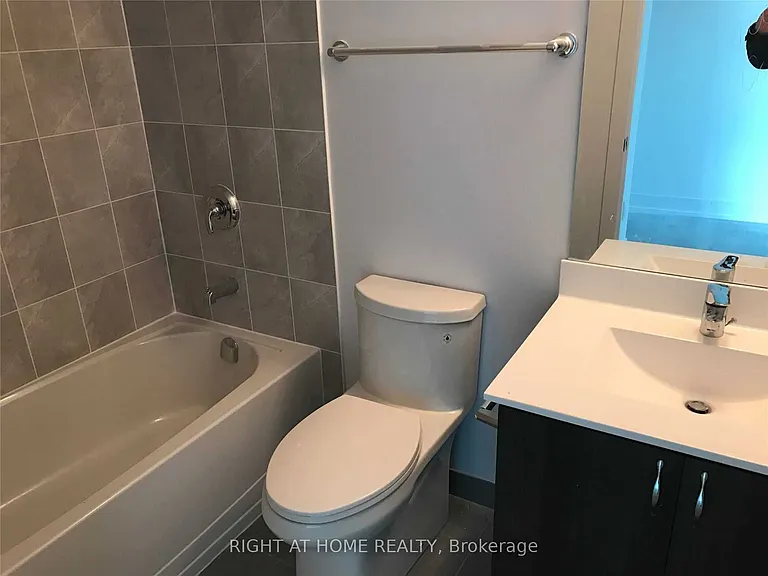 1215 Bayly St #1009 — Photo 5