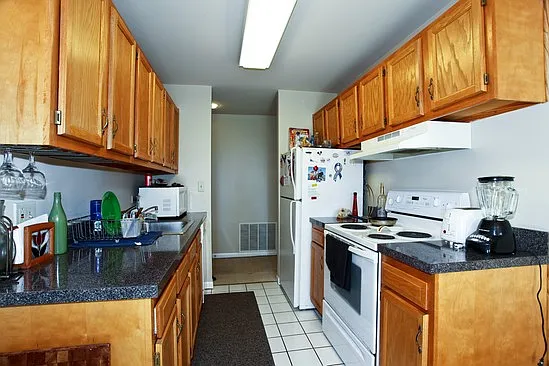 1833 Four Lakes Ave #2M — Photo 7